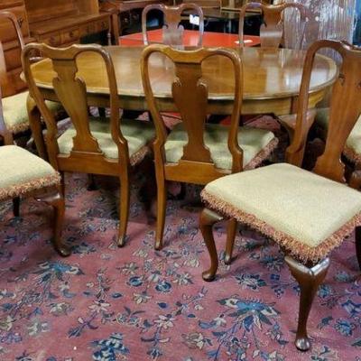 Queen Anne Walnut Oval Dining Table & 8 Chairs