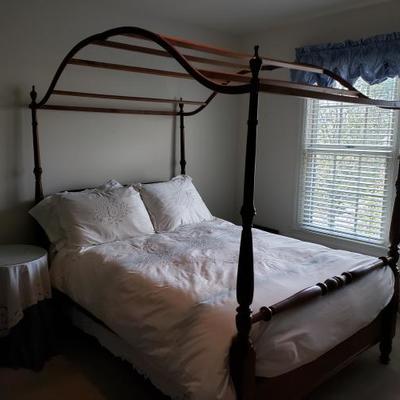 Cherry Queen Canopy Bed