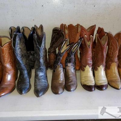 9010: Nine Pairs of Mens Cowboys Boots
Brands include Dan Post, Tony Lama, Justin, Chisholm, Nocona and more. Sizes vary from 7 to 9 1/2