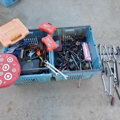 8011: Large Lot of Various Tools and Accessories
Tool brands including Milwaukee, Black & Decker, Dremel, MAC, Matco, Craftsman and...