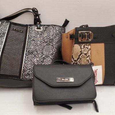 #4231 â€¢ 3 Nine West Purses
