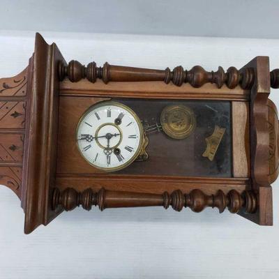 2134: Antique Wood Wall Clock
Measures approx. 12.5