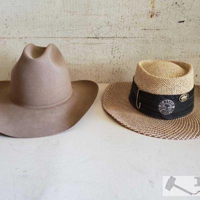 9011: The Westerner & Ahead Hats
The Westerner size 6 7/8. Ahead fine hats size S/M