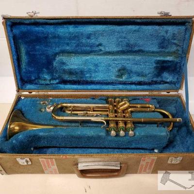 8118 • Conn Trumpet w/ Yamaha Case