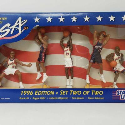 3741: 1996 Starting Line Up Team USA Action Figure Set With Team Poster
Figure Set in great condition Measures approx 15.5in
