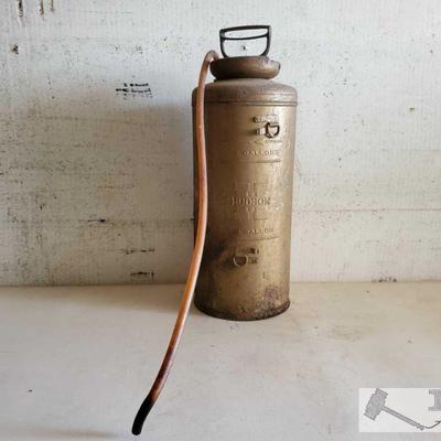 9067: Vintage Fire Extinguisher
Vintage Fire Extinguishe