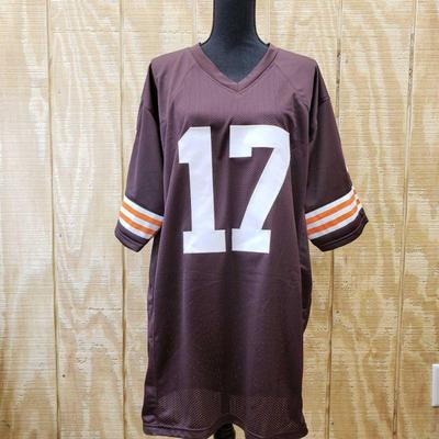 3754: Brian Sipe Signed Autographed Football Jersey with COA, XL
Brian sipe of the Cleveland browns signed Autographed football Jersey...