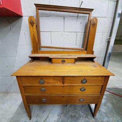 2011: Antique 5 Drawer Wood Dresser w/ Vanity
Measures approx. 18