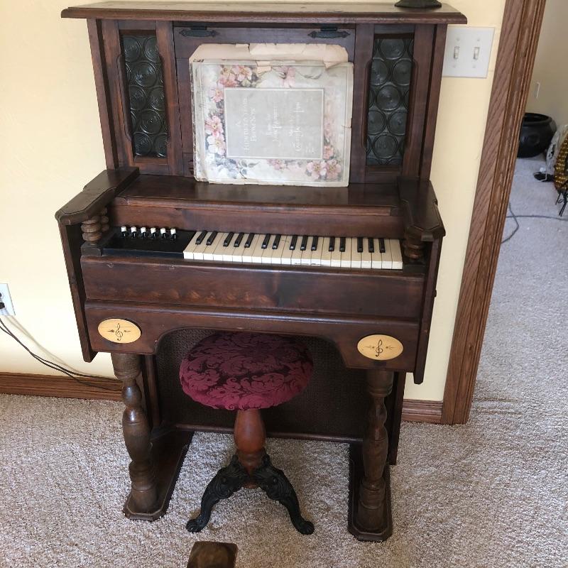 Busy Bee Estate Sale