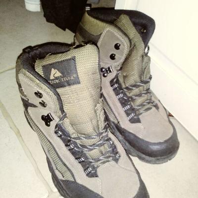 Ozark Trail men shoes size 12
