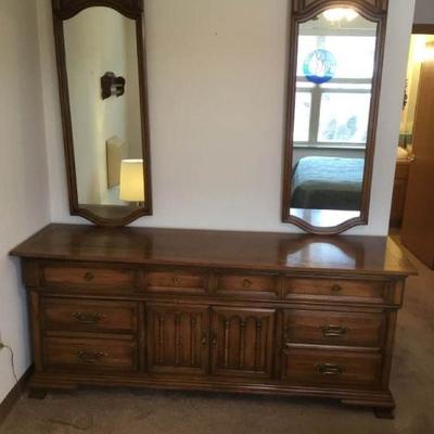 Thomasville Wood Dresser with Mirrors