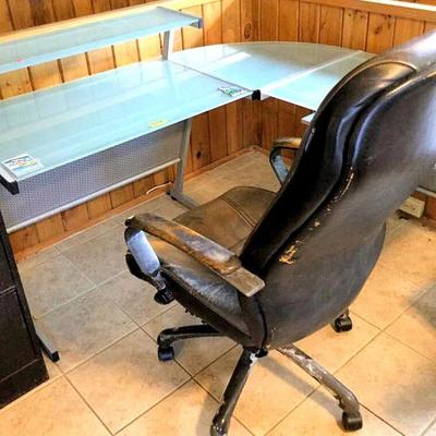 HFS039 Glass Desk & Samsonite Leather Chair