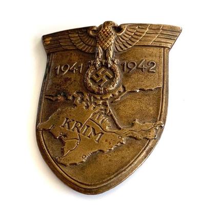 1941-1942 CRIMEA SHIELD KRIMSCHILD WWII
The Crimea Shield was a World War II German Military decoration awarded to military personnel...