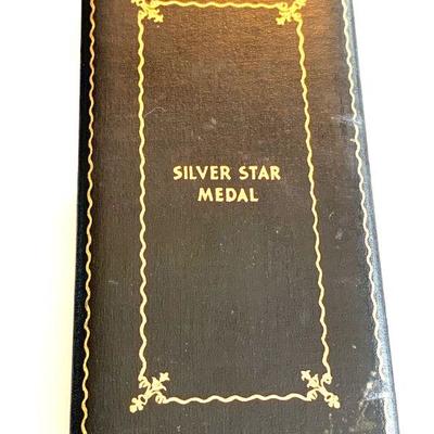 US SILVER STAR MEDAL, RIBBON, LAPEL PIN AND ASST RIBBON