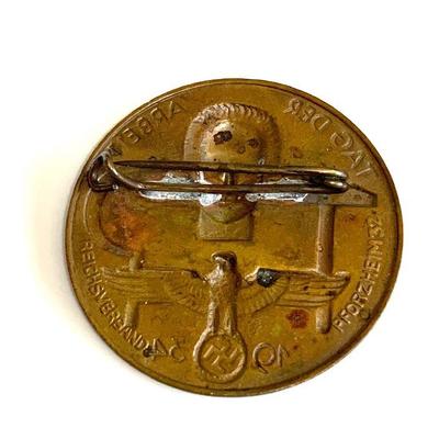 DAY BADGE 1934-TAG DER ARBEIT
Tag Der Arbeit day badge to commerate the labourers of the Third Reich on the 1st of May every year. Later...