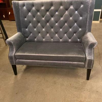lovely tuft bench 