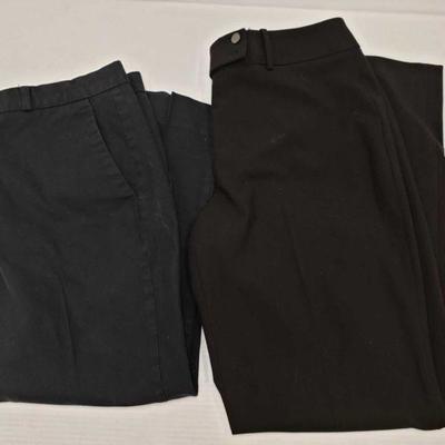 938: 2 Pair of Pants
2 Pair of Pants Brands Include Calvin Klein, and Banana Republic. Both Sizes are 10. (Calvin Klein Pants are Missing...