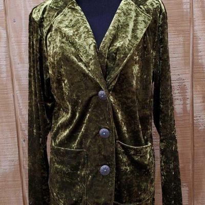 813: Velvet Green Silverado Made in The USA Coat
Velvet Green Silverado Made in The USA Coat Size Medium
