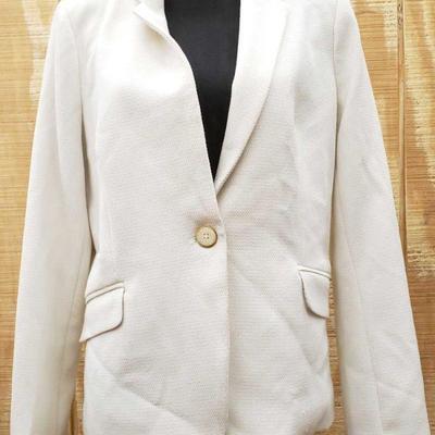 805: XOXO Blazer
XOXO Blazer Size Large, Retail Price $35.00