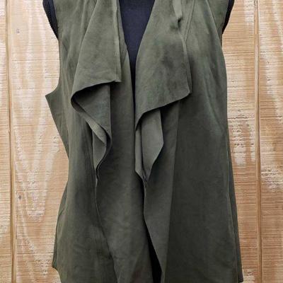 811: Chaus New York Cover Up
Chaus New York Cover Up, Size Medium