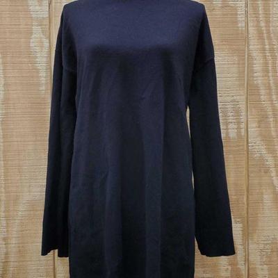 831: LPA Turtle Neck Sweater Dress
LPA Turtle Neck Sweater Dress Size Medium