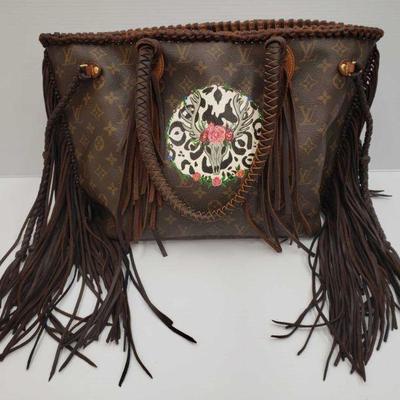 Authentic Custom Revamp Louis Vuitton Neverfull Handbag Hand Painted Skull
Value $2500.00 
Authentic Custom Revamp Louis Vuitton...