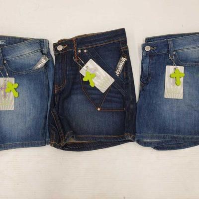 957:Brand New With Tags! 3 Pairs of Gypsy Soule Stretch Shorts
Brand New With Tags! 3 Pairs of Gypsy Soule Stretch Shorts All Sizes...