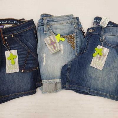 953:Brand New With Tags! 3 Pairs of Gypsy Soule Stretch Shorts
Brand New With Tags! 3 Pairs of Gypsy Soule Stretch Shorts All Sizes...