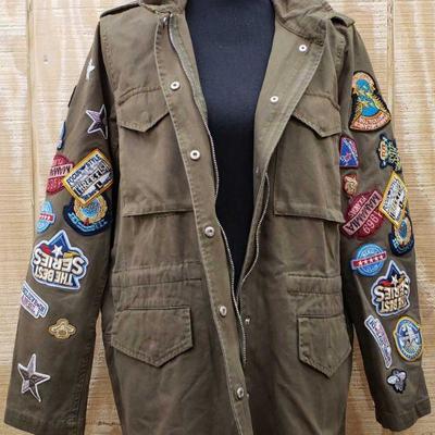 800: Romeo + Juliet Couture Olive Green Jacket
Romeo + Juliet Olive Green Jacket. Size Large, Color Olive, Style No RJ47381NM. Jacket has...