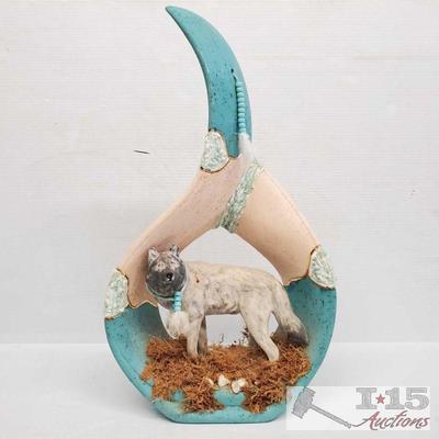 Wolf Statue
Measures approx 12"x21"