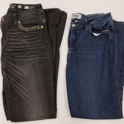 9237: 	
2 Pairs of Jeans
2 Pairs of Jeans Brands Include Miss me, and Paige both Size 30