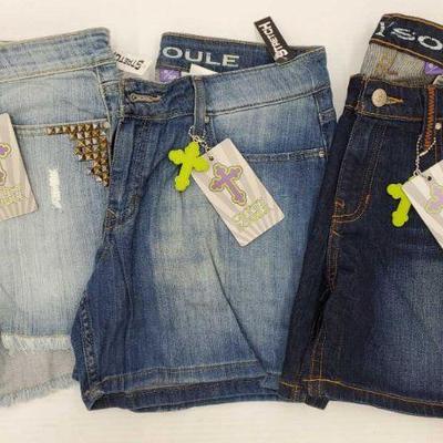 950: Brand New With Tags! 3 Pais of Gypsy Soule Stretch Shorts
Brand New With Tags! 3 Pais of Gypsy Soule Stretch Shorts, All Sizes Are 6/28