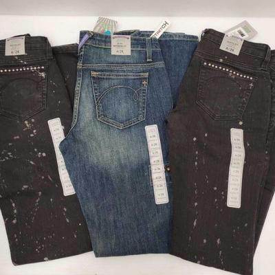 934: Brand New With Tags! 3 Pairs of Gypsy Soule Stretch Pants
3 Pairs of Gypsy Soule Stretch Pants All Sizes are 6/28