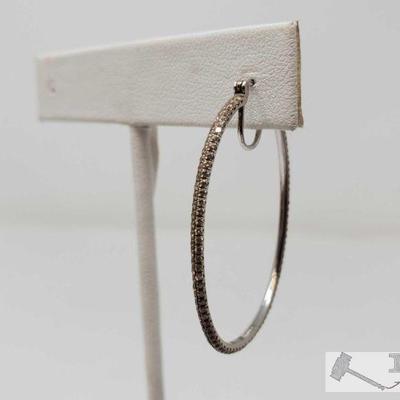 18k Gold Diamond Earring, Weighs Approx 2.5g
18k Gold Diamond Earring, Weighs Approx 2.5g