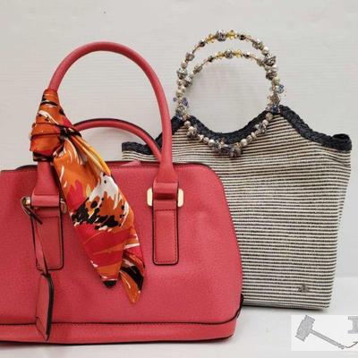 4181: Cappelli and London Fog Purse
Both purses are in great condition