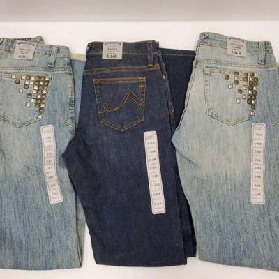 931: Brand New With Tags! 3 Pairs of Gypsy Soule Stretch Pants
3 Pairs of Gypsy Soule Stretch Pants All Sizes Includes 2/26 R and 2/26 L