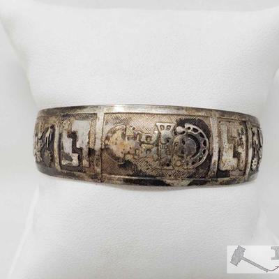 Sterling Silver Bracelet Weighs Approx 15.5g
.925 Sterling Silver Bracelet Weighs Approx 15.5g
