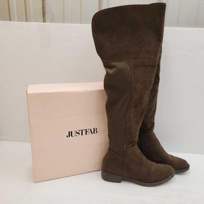 552: Pair of JustFab Shaelynne Knee High Boots
Size marked 8.5. Height is approx 24"