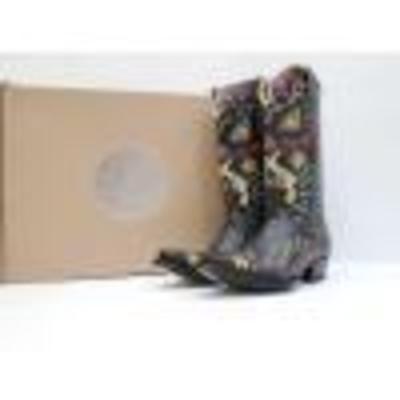 3615: Double D Ranch by Old Gringo Cowgirl Boots, 8.5
These Beautiful boots are a size 8.5, By Old Gringo and are NEVER WORN, they even...