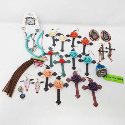 330: Earrings, Necklace and Rings
Earrings, Necklace and Rings