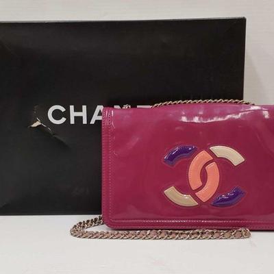 347: Authentic Chanel Cross Body Purse
** Authenticated** Chanel Cross Body Purse Comes with the original box.  