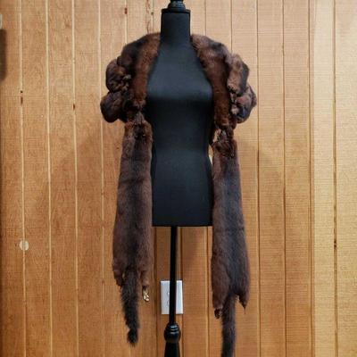 857: Womens Mink Vest
This vest does not have tags to indicate size. 