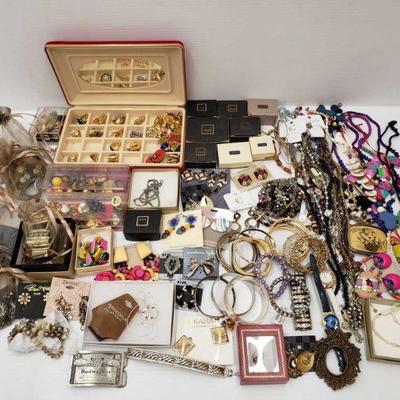 Assorted Costume Jewelry
Assorted Costume Jewelry includes Bracelets, Necklaces, Earrings and so much more
