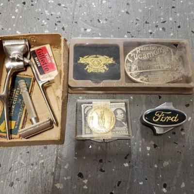 5544: Vintage Personal Items
Marine manual hair clippers, single blade shaver, Rancho Cucamonga limited edition belt buckle, Hawaii...