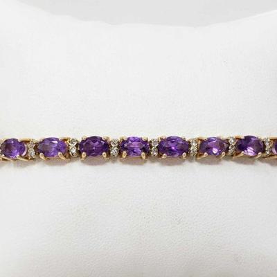 930: 14k Gold Diamond and Amethyst Bracelet, 15g
Measures Approx 7.5