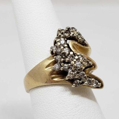  901: 14k Gold Diamond Ring 7.g
With box, weighs approx 7.g approx size 6