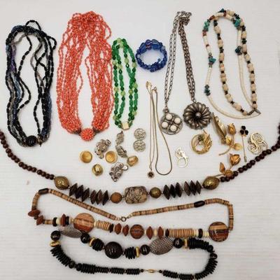 Assorted Costume Jewelry
Assorted Costume Jewelry includes Bracelets, Necklaces, Earrings, and more