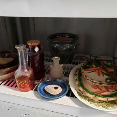 Serving Dishes, Glass and Ceramics
Bowls, trays, vases.