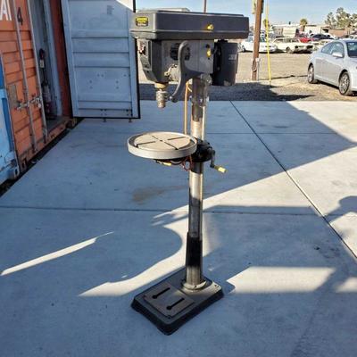 Central Machinery 16 Speed Floor Drill Press
Central Machinery 16 Speed Floor Drill Press. Model E172674. Approx. 65