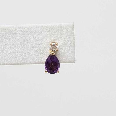 10k Gold Diamond Amethyst Earring,1.0
Weighs Approximately 1.0g Diamond Amethyst marked 10k gold ONE earring included